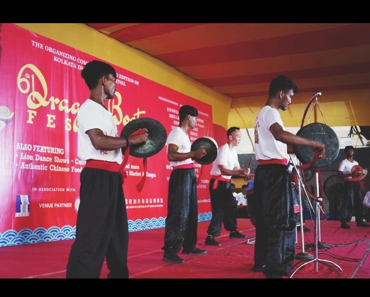 कोलकाता में ड्रैगन बोट उत्सव में गूंजा रवींद्र संगीत