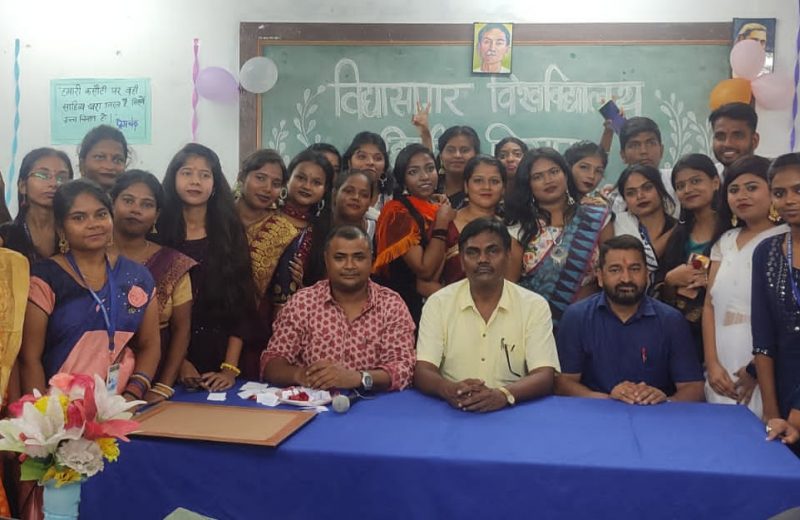 विद्यासागर विश्वविद्यालय में सांस्कृतिक कार्यक्रम के साथ मनाई गई प्रेमचंद जयंती