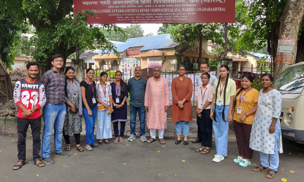 पत्रकारिता और साहित्य ने साथ-साथ विकास कियाः प्रो. चौबे